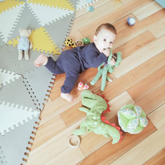 Tu mirada es el sostén que necesita tu bebé para desplegar su movimiento y su juego