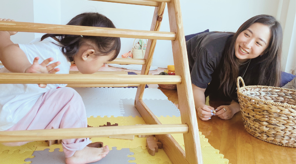 Familias migrantes en Buenos Aires jugando en crEO