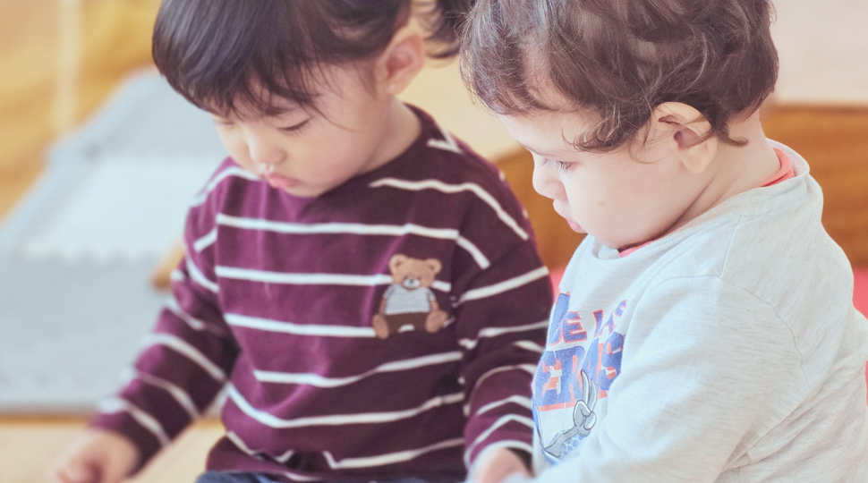 Encuentros de movimiento libre, juego y crianza para mapadres y bebés de hasta 24 meses en Saavedra