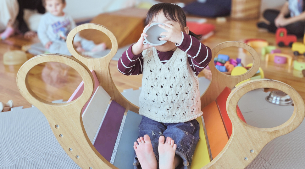 Encuentros de movimiento libre, juego y crianza para mapadres y bebés de hasta 24 meses en Saavedra