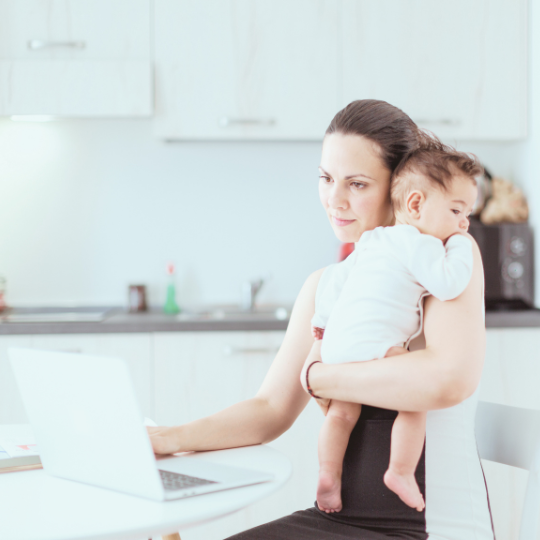 acompañar a tu bebé cuando trabajás en casa