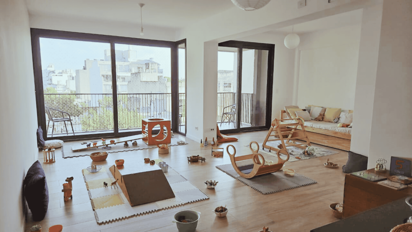 Cómo preparar el espacio para acompañar el movimiento libre de tu bebé