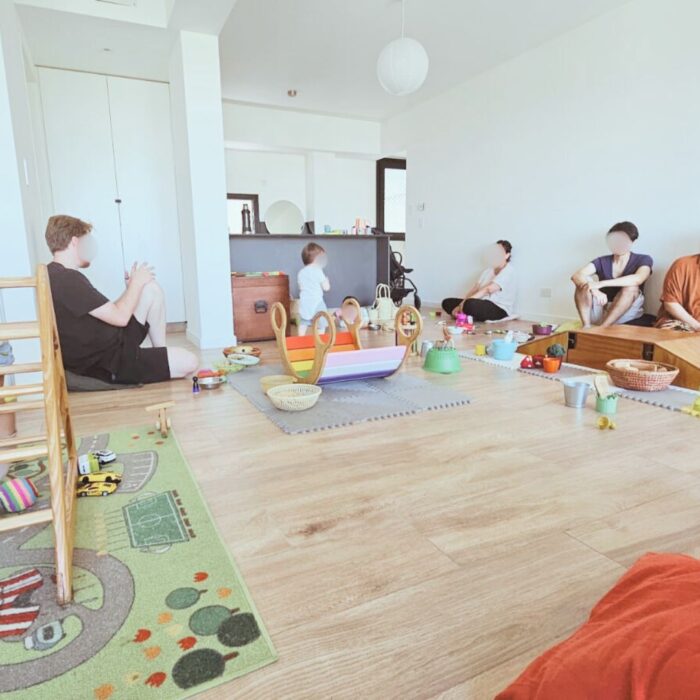 Juego libre para bebés: qué pasa en un encuentro crEO