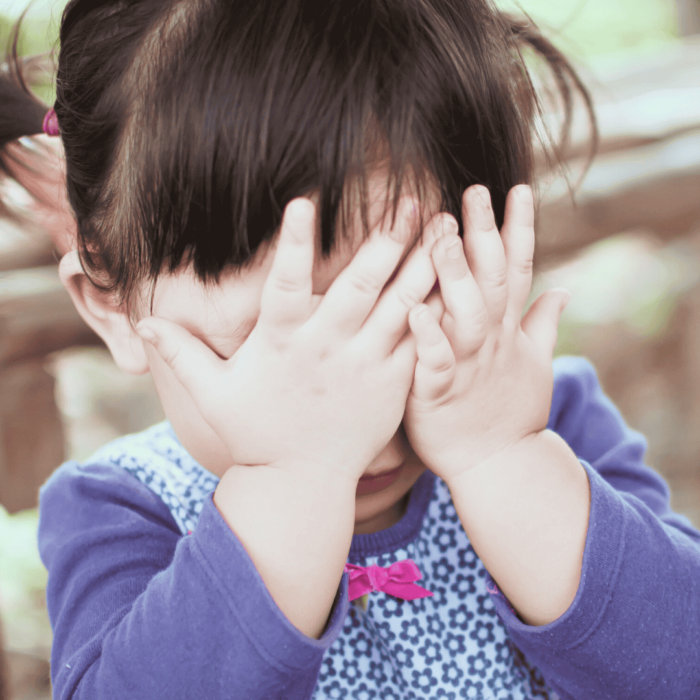 El delicado arte de mirar: cómo una niña me enseñó que la mirada puede cuidar… o asustar. El delicado arte de mirar: cómo una niña me enseñó que la mirada puede cuidar… o asustar.