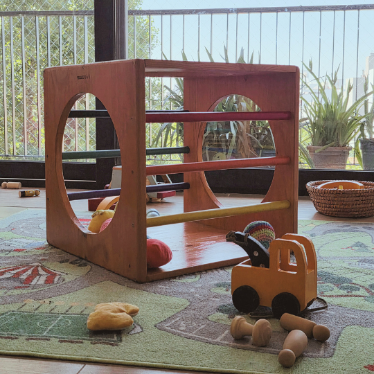 Mobiliario y materiales en un grupo de juego libre: el espacio también juega